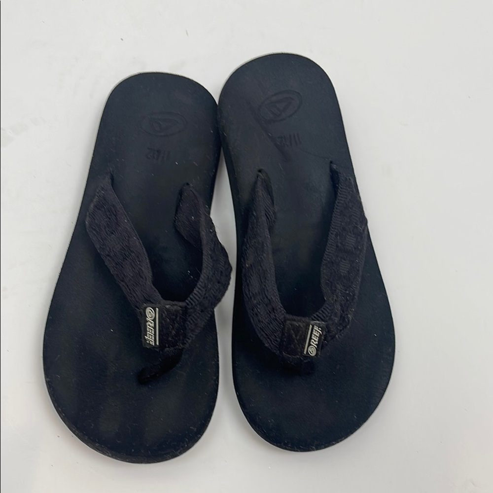 Reef Kids Black Flip Flops, little kids size 11/12